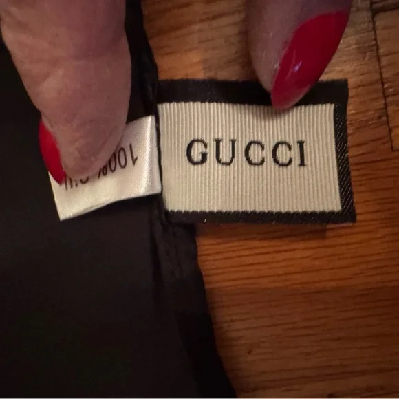 Vintage Gucci Flora and Snake Silk Scarf with Black Border - Picture 4 of 11